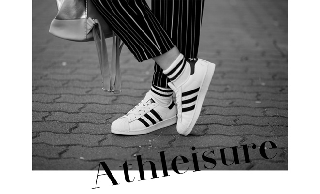 Athleisure Trend, sportliches Outfit mit New Look, gestreifte Hose, Khaki Lederjacke, Adidas Superstars, Rosegoldener Rucksack, Streetstyle, bezauberndenana.de